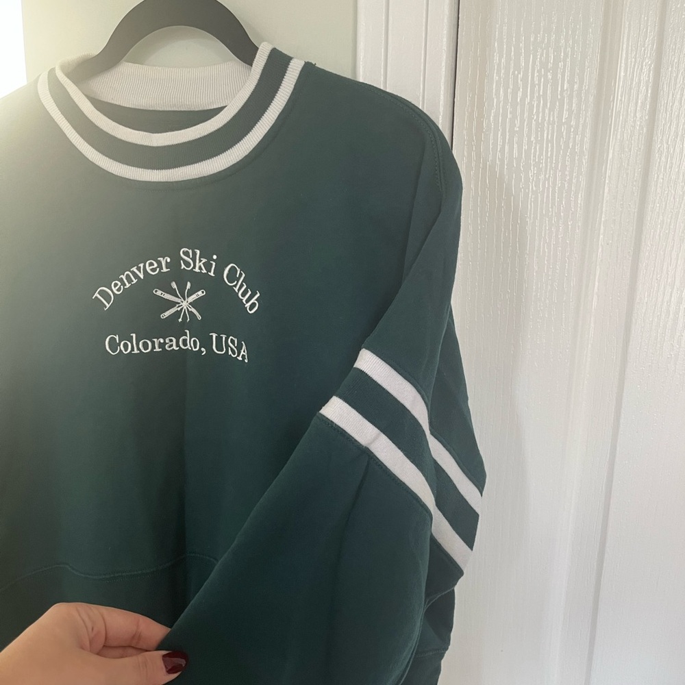 Cropped Abercrombie soft collection sweater